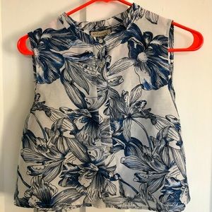 Floral button crop top.